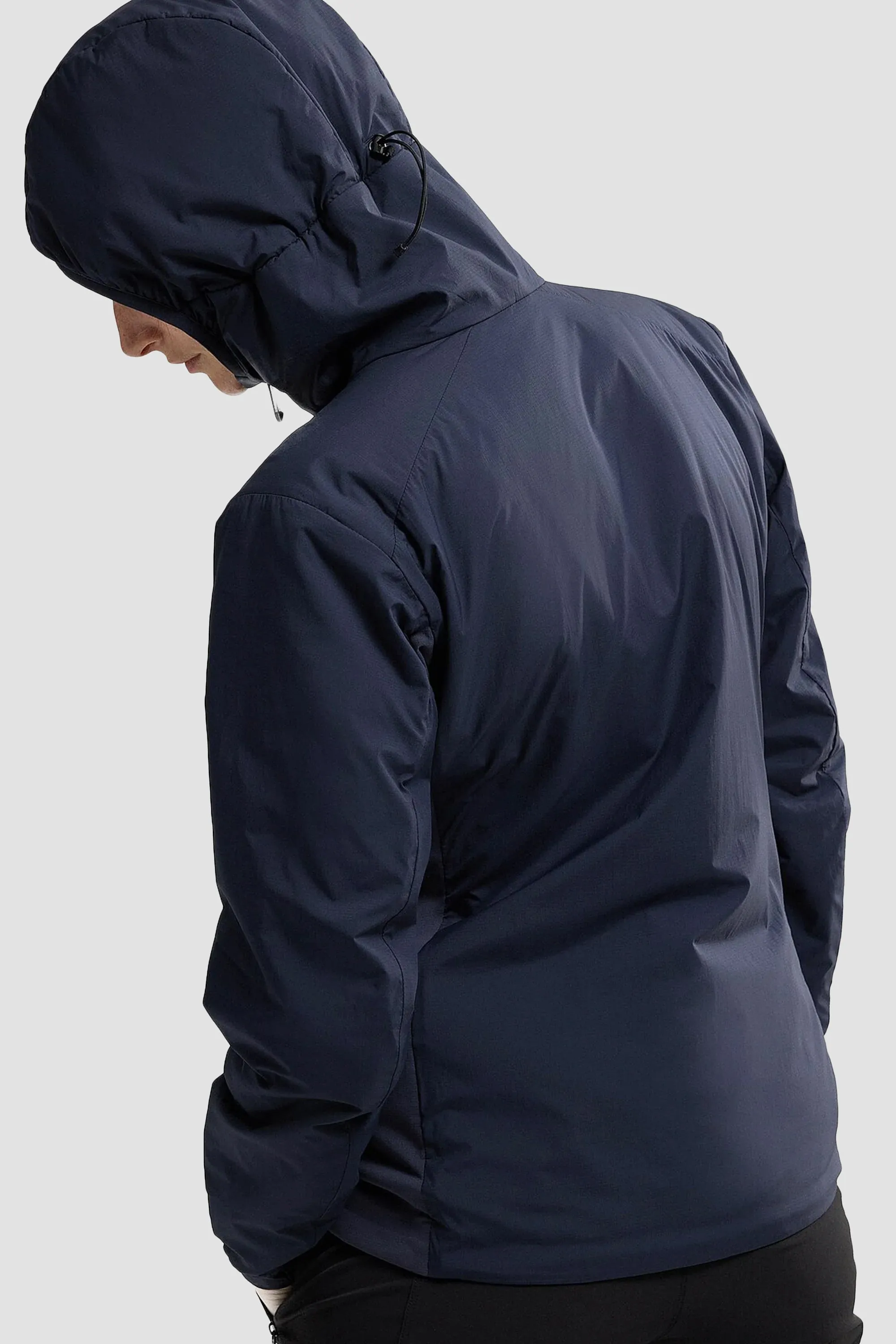 Arc'teryx Women's Atom Hoody in Black Sapphire