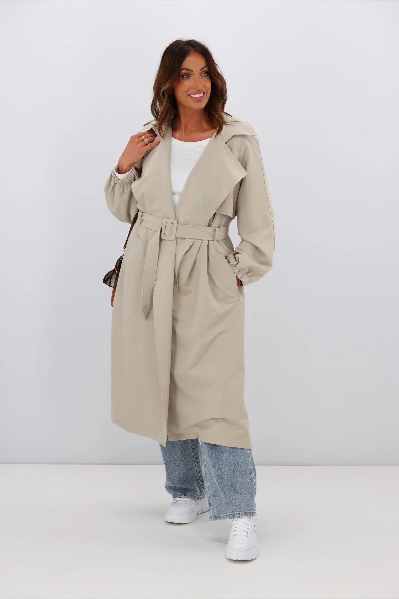 Fria Stella Drape Blousen Sleeve Trench Coat Sand