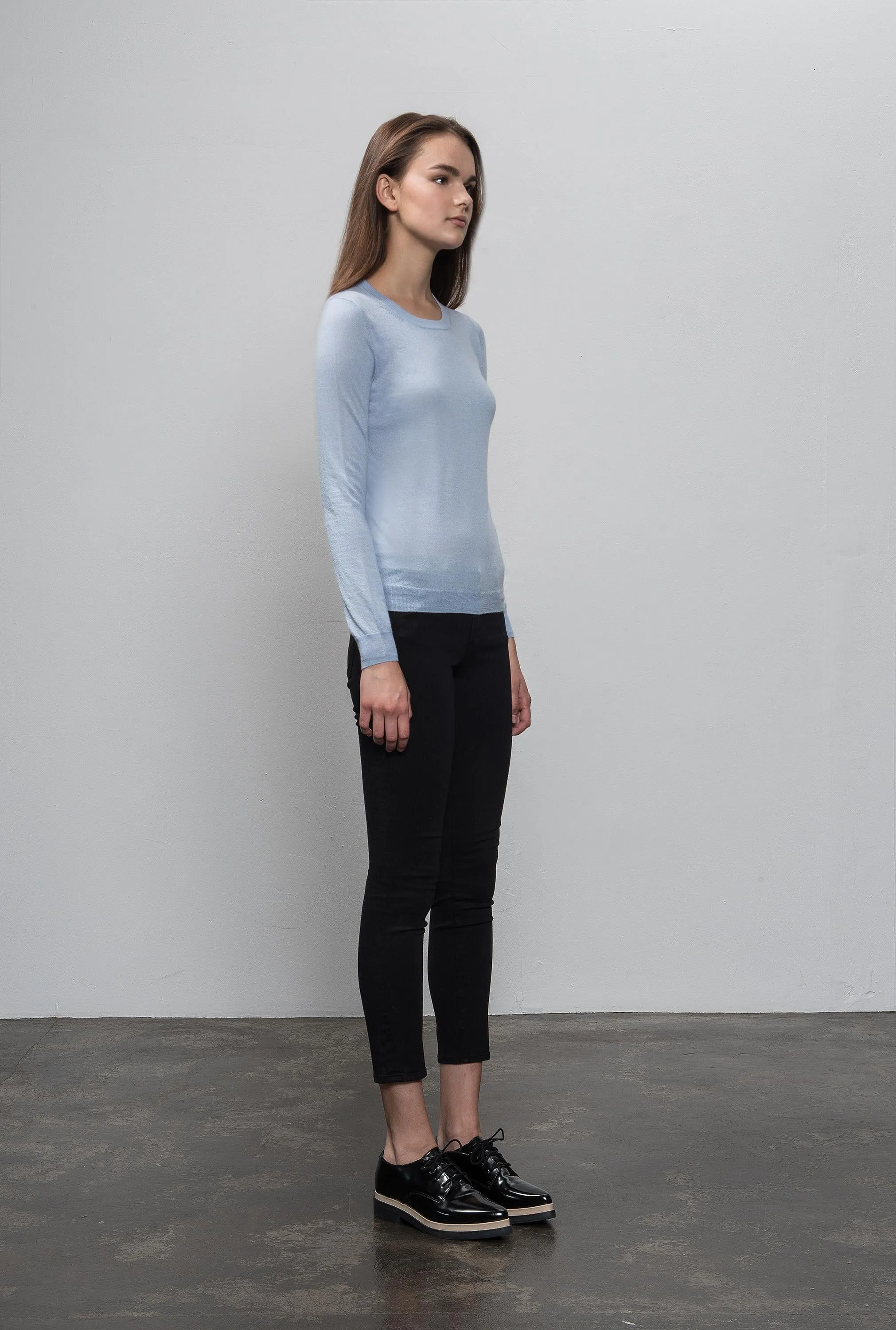 Lightweight Crew Neck_Whisper