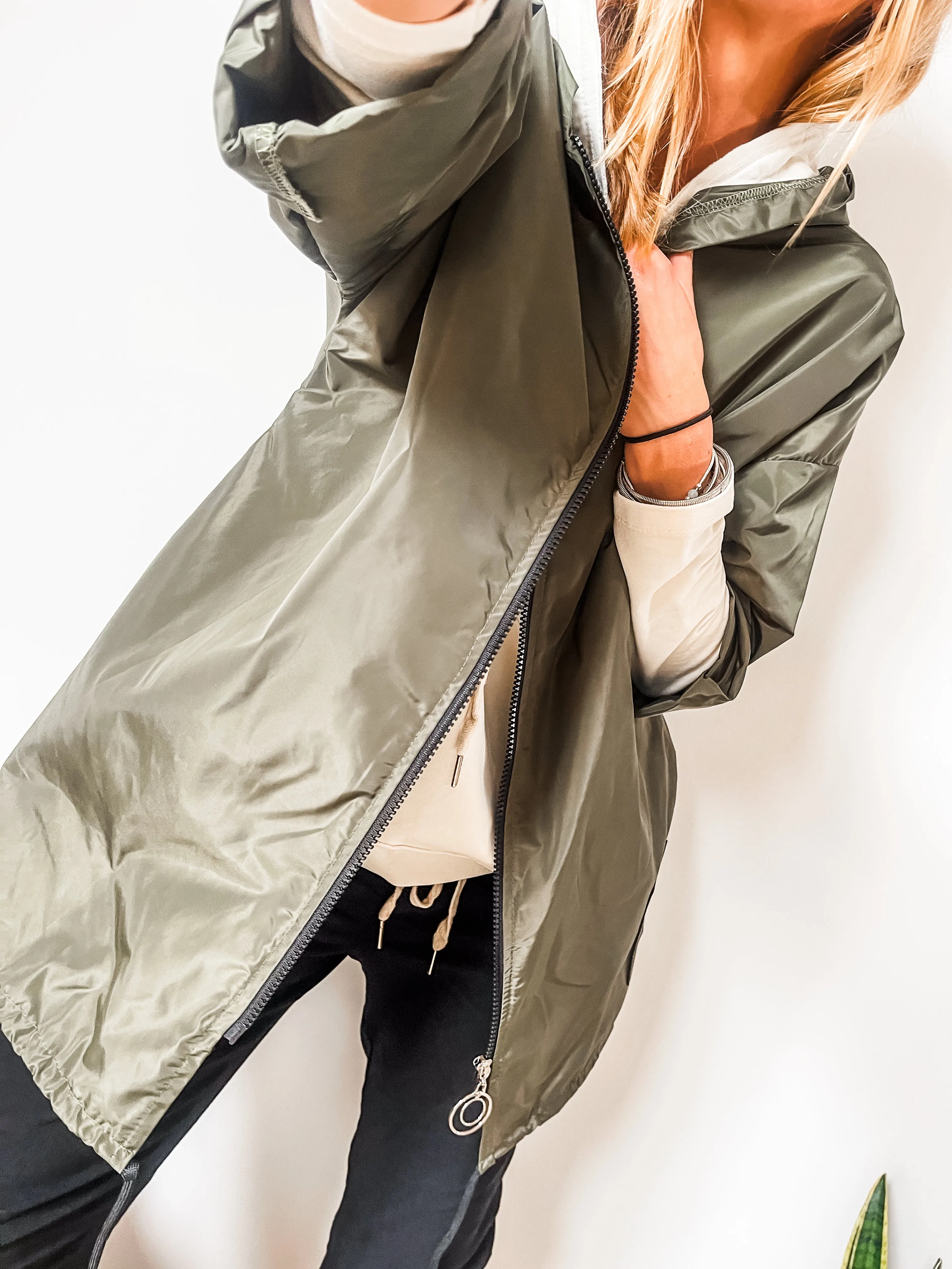 Lightweight Hooded Raincoat