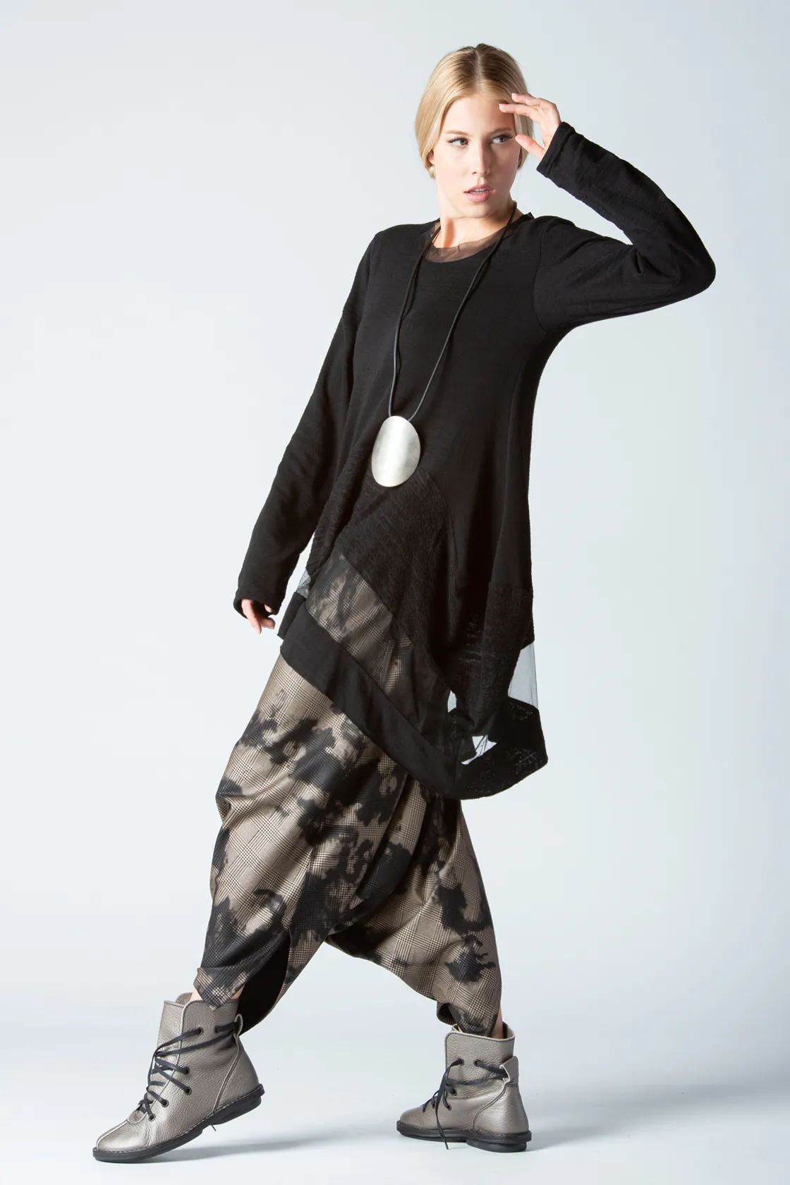 LUUKAA Samantha Tunic in Black